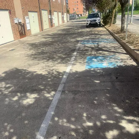 펜션 Adosado Anayet Sabiñánigo